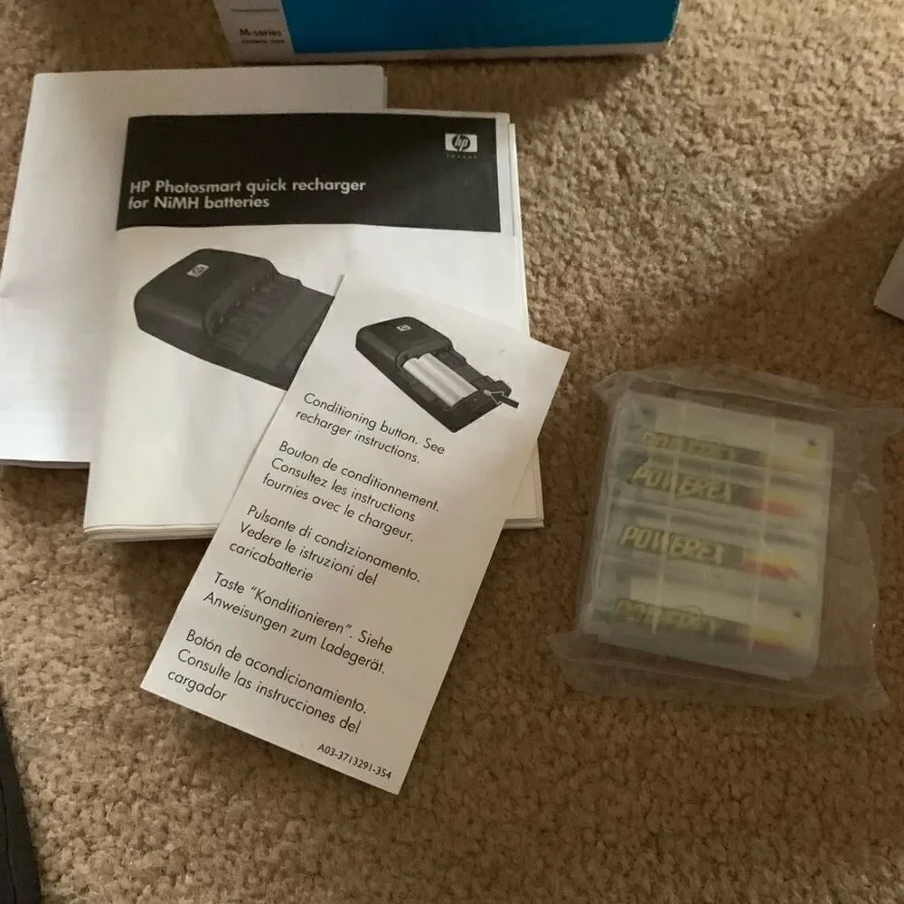 HP Photosmart M-Series Quick Recharge Kit New Open Box No Camera Case